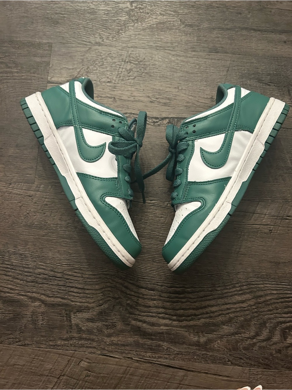 Nike Kids White and Green Low-Top DUNKS